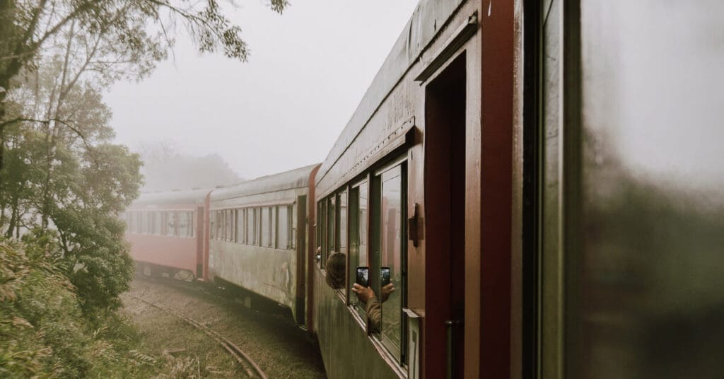 A Viagem de Trem de Curitiba a Morretes PR
