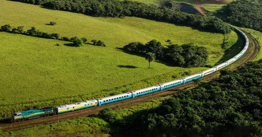 A Viagem de Trem de Vitoria ES a Belo Horizonte MG